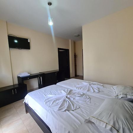 Hotel Kukesi Lin Екстер'єр фото