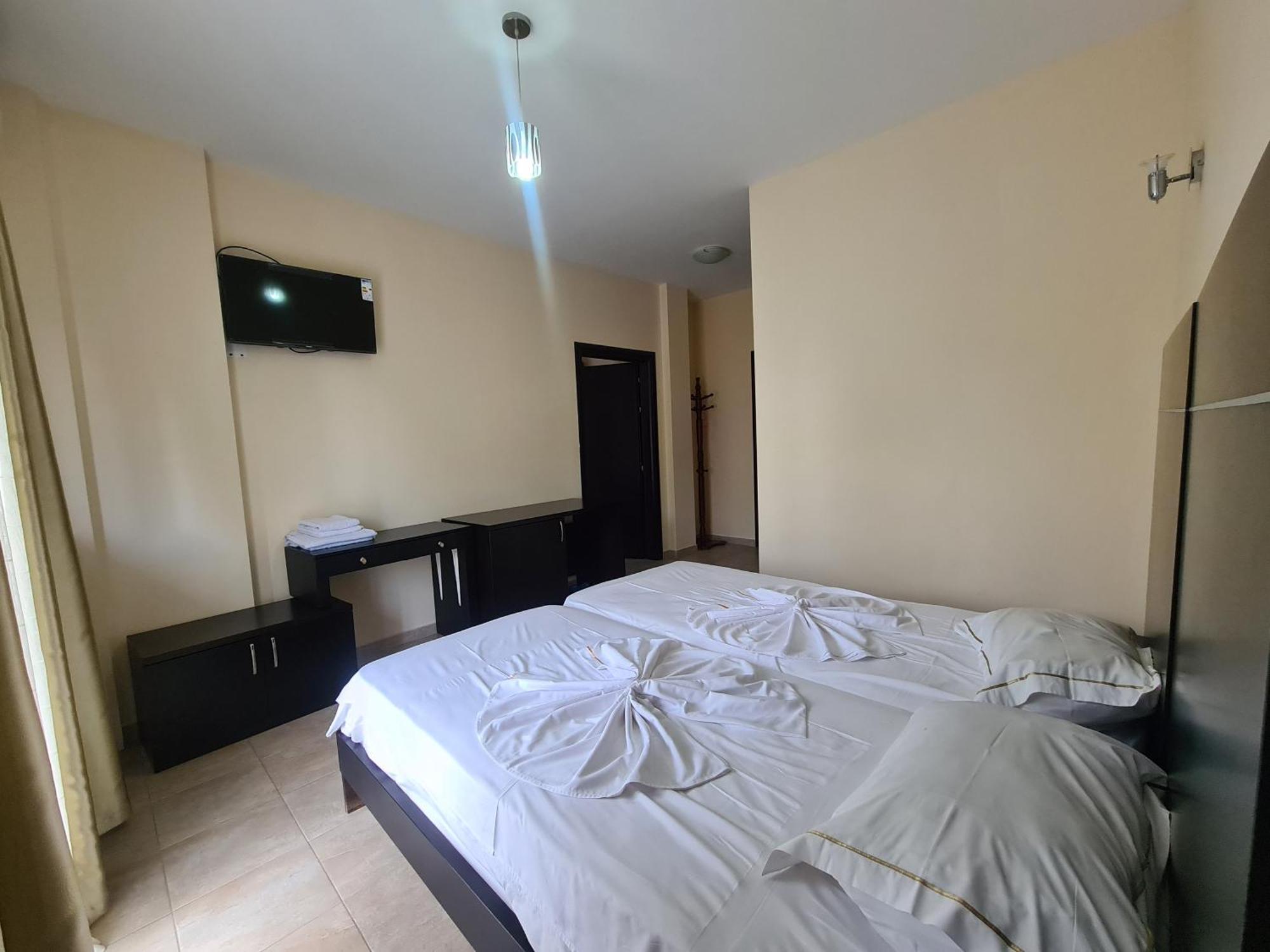 Hotel Kukesi Lin Екстер'єр фото